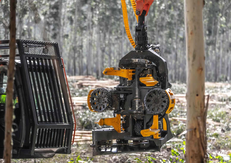 Cabezal Ponsse H7HD EUCA procesando troncos